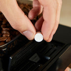 Krups EA9128D Kaffeevollautomat in Graphite/Schwarz mit Milk Maestro Technologie